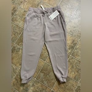 Lululemon on the fly jogger (size 12) in dark chrome BNWT